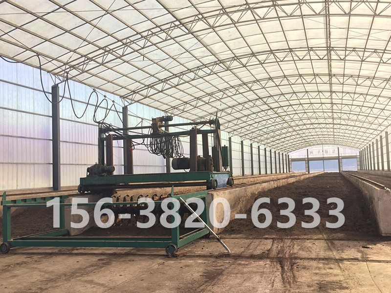 小型有機(jī)肥發(fā)酵生產(chǎn)現(xiàn)場(chǎng)